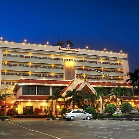 Maeyom Palace Hotel Phrae Εξωτερικό φωτογραφία
