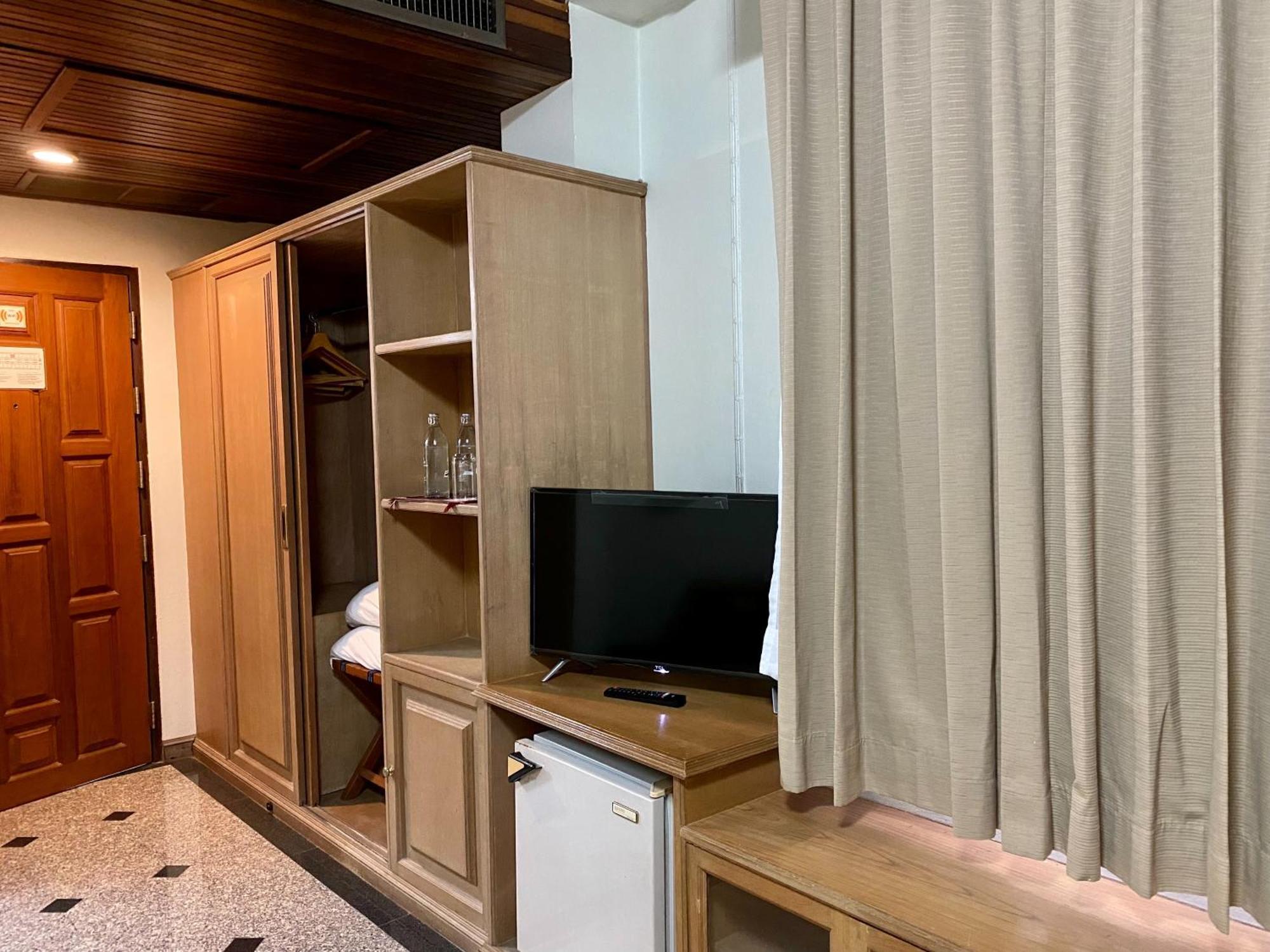 Maeyom Palace Hotel Phrae Εξωτερικό φωτογραφία