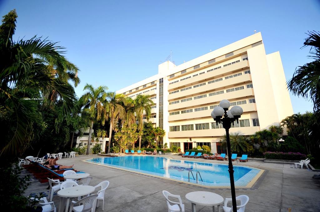 Maeyom Palace Hotel Phrae Εξωτερικό φωτογραφία